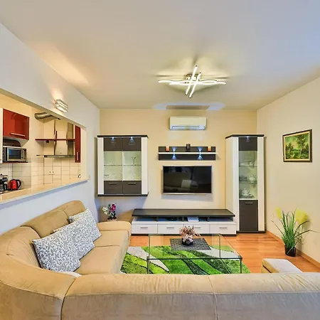Toni Apartment
