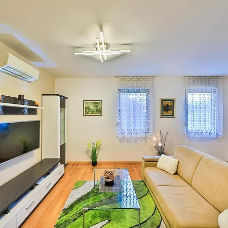 Toni Apartment